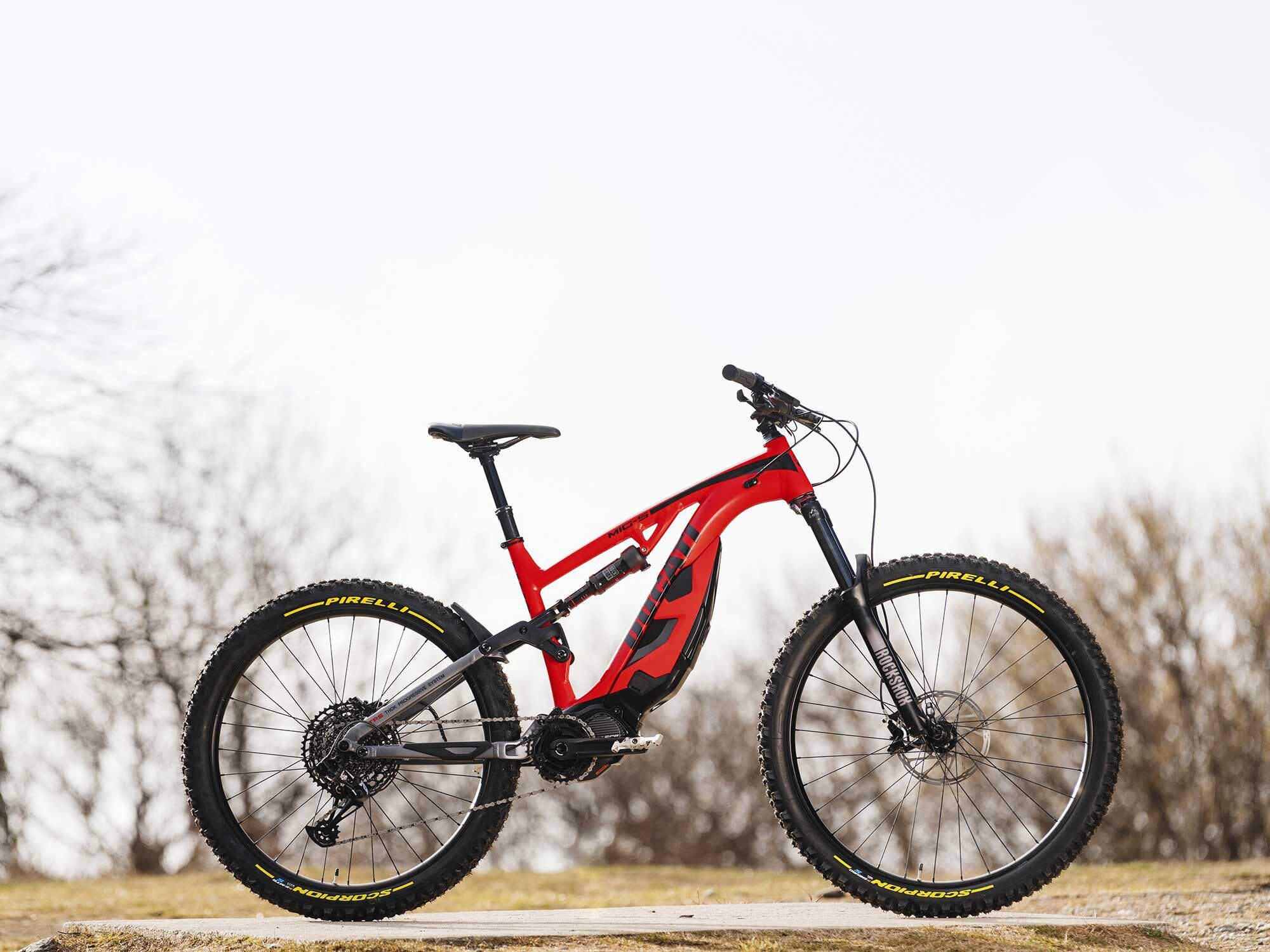 The MIG-S is Ducati’s all-rounder. A Shimano drive unit and battery are improvements this year. Look closely, and you’ll see the front wheel is larger in diameter than the rear, like a gasoline-engined dirt bike.