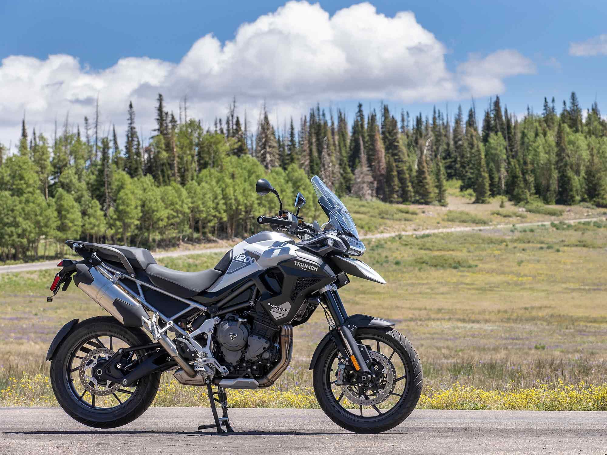 Triumph’s 2022 Tiger 1200 GT Pro is one of five brand-new Tiger 1200 models in the British company’s lineup.