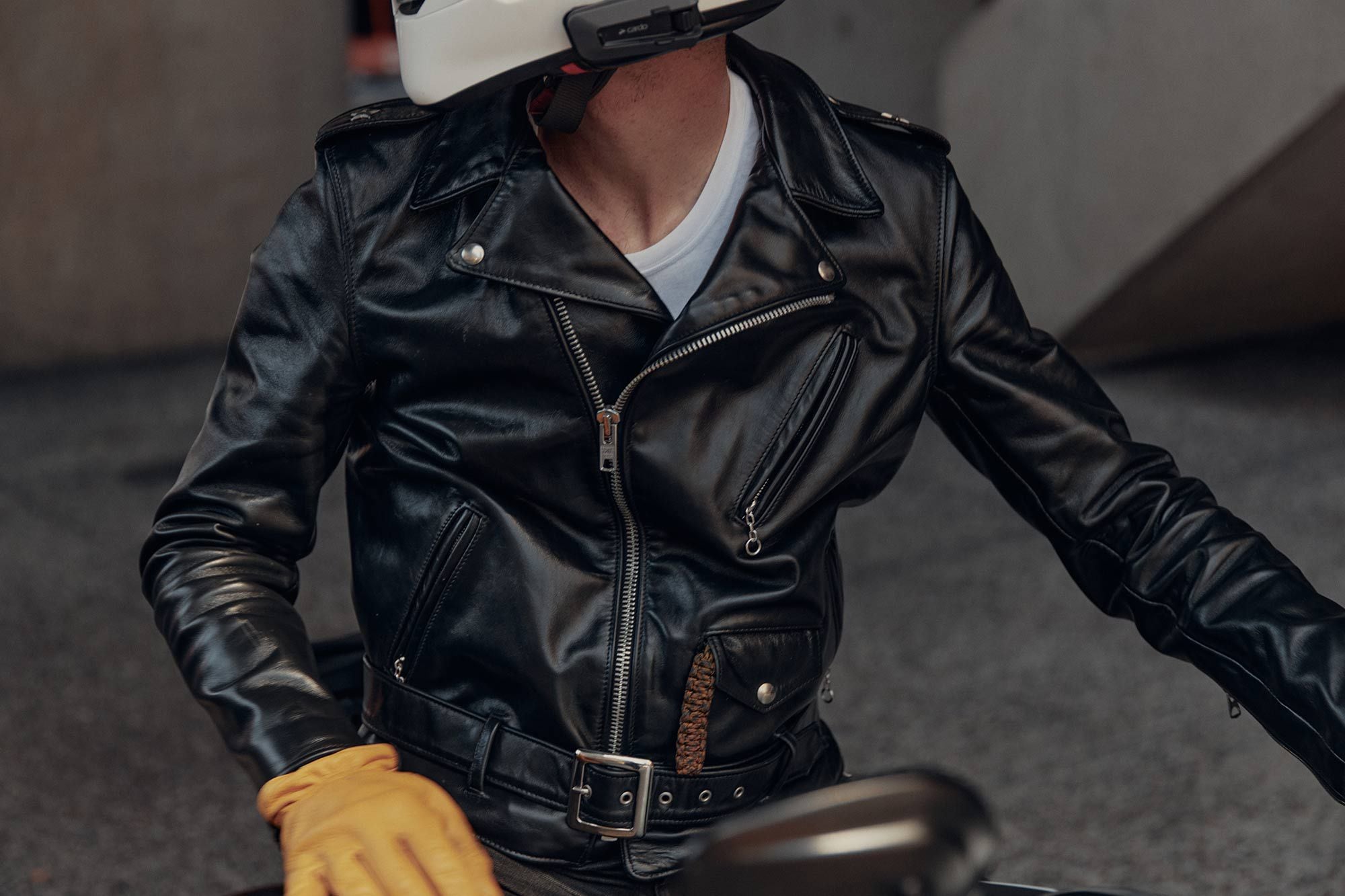 The 613SH is made of horsehide, but steerhide versions are also available.