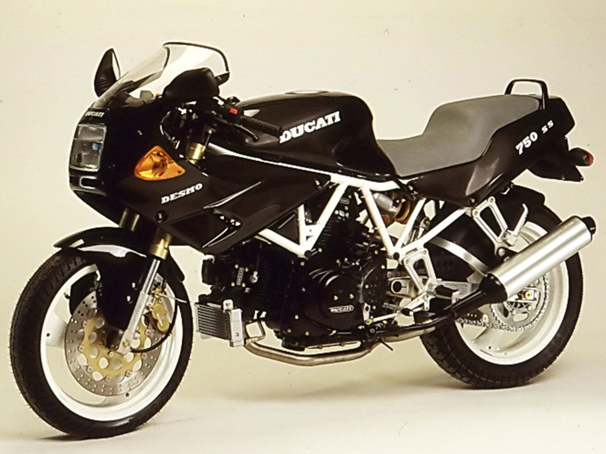 The final edition of the first generation of the Ducati SuperSport with Brembo Gold components.