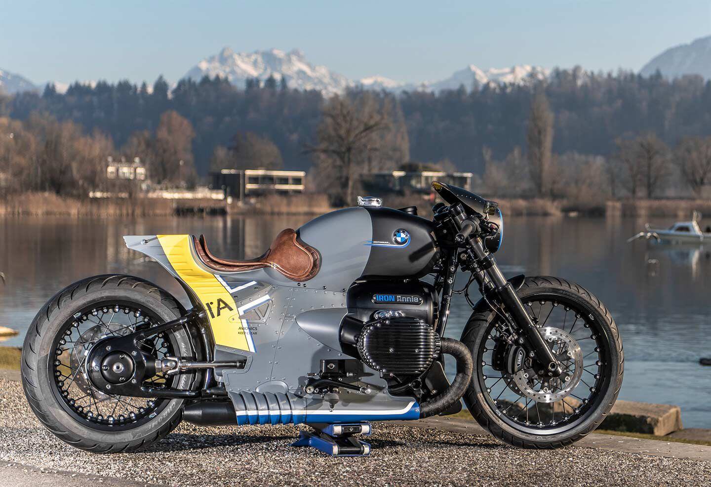 “Iron Annie,” a customized R 18 First Edition from VTR Customs in Switzerland, features hand-formed aluminum sheet metal for the tank, tail side panels, and cockpit.