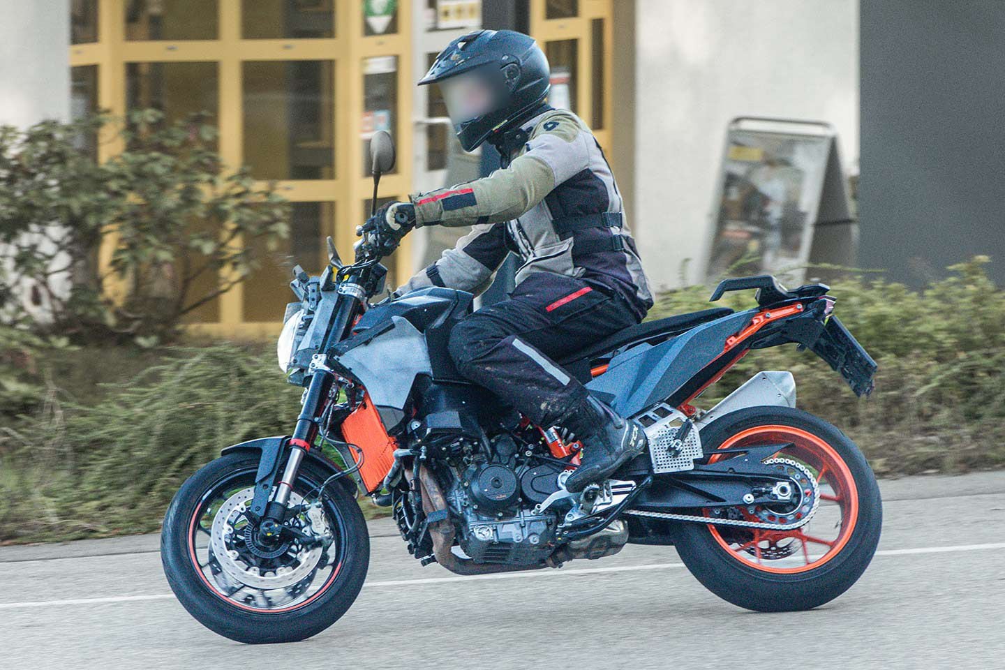 Spotted testing: Is this the 2024 GasGas SM 900?