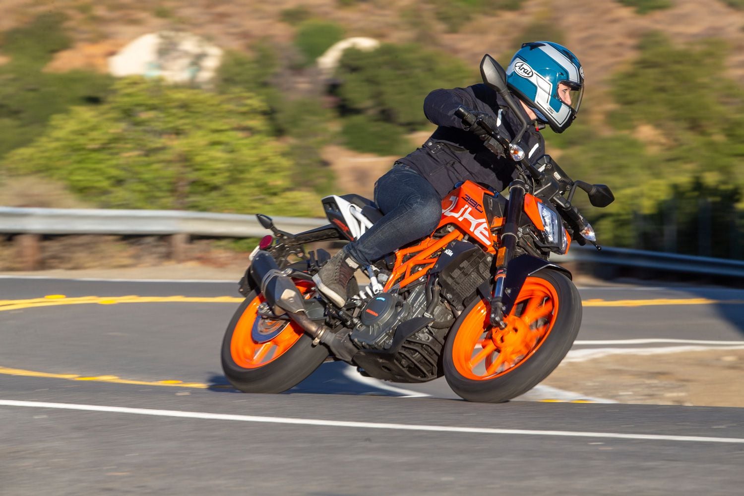 If there’s one thing the 390 Duke loves, it’s corners.