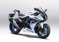 2023 Suzuki GSX-R1000 studio front right angled profile