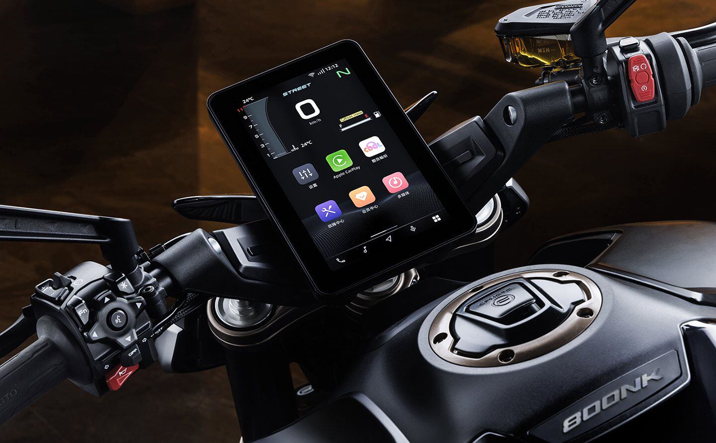 Large TFT displays dominate the dash on each variation of the 800NK, this is the larger 8-inch display.