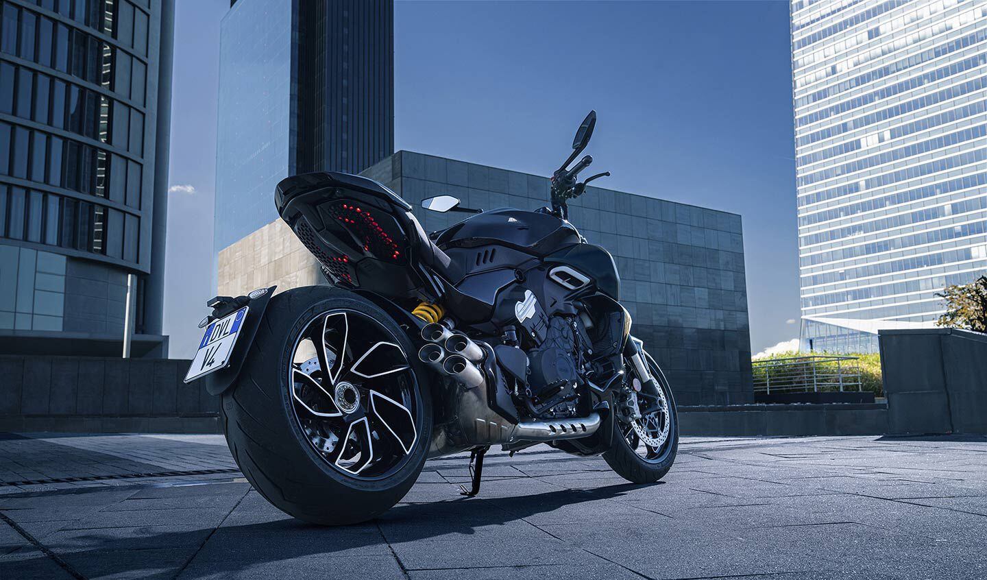 The Diavel V4 in black. Even with a large catalytic converter, the quad-tip exhaust is eye-catching.