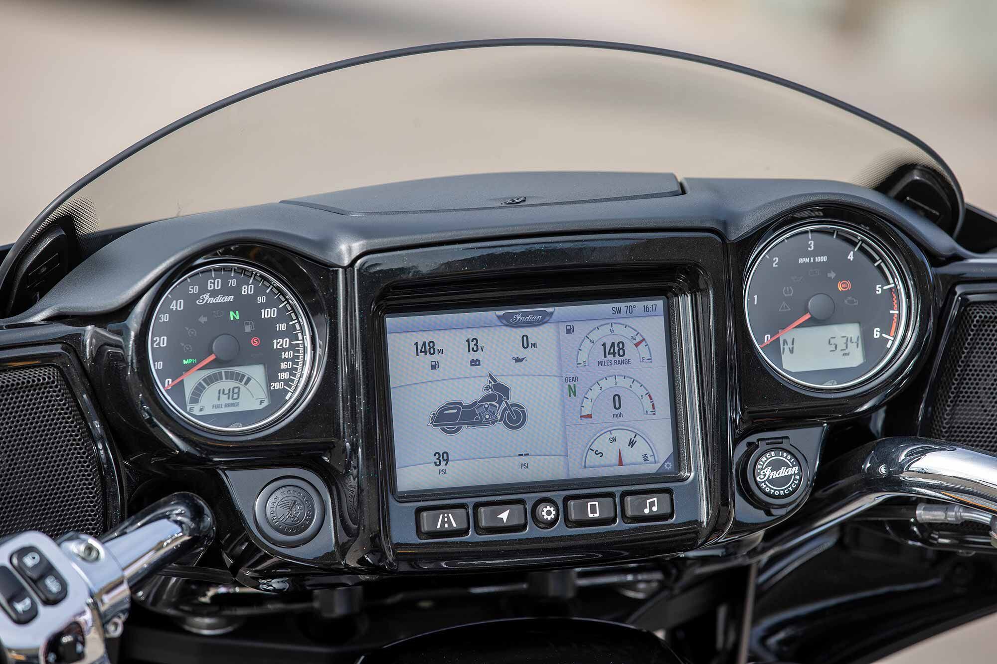 Gauges and touchscreen on the 2021 Indian Chieftain Limited.