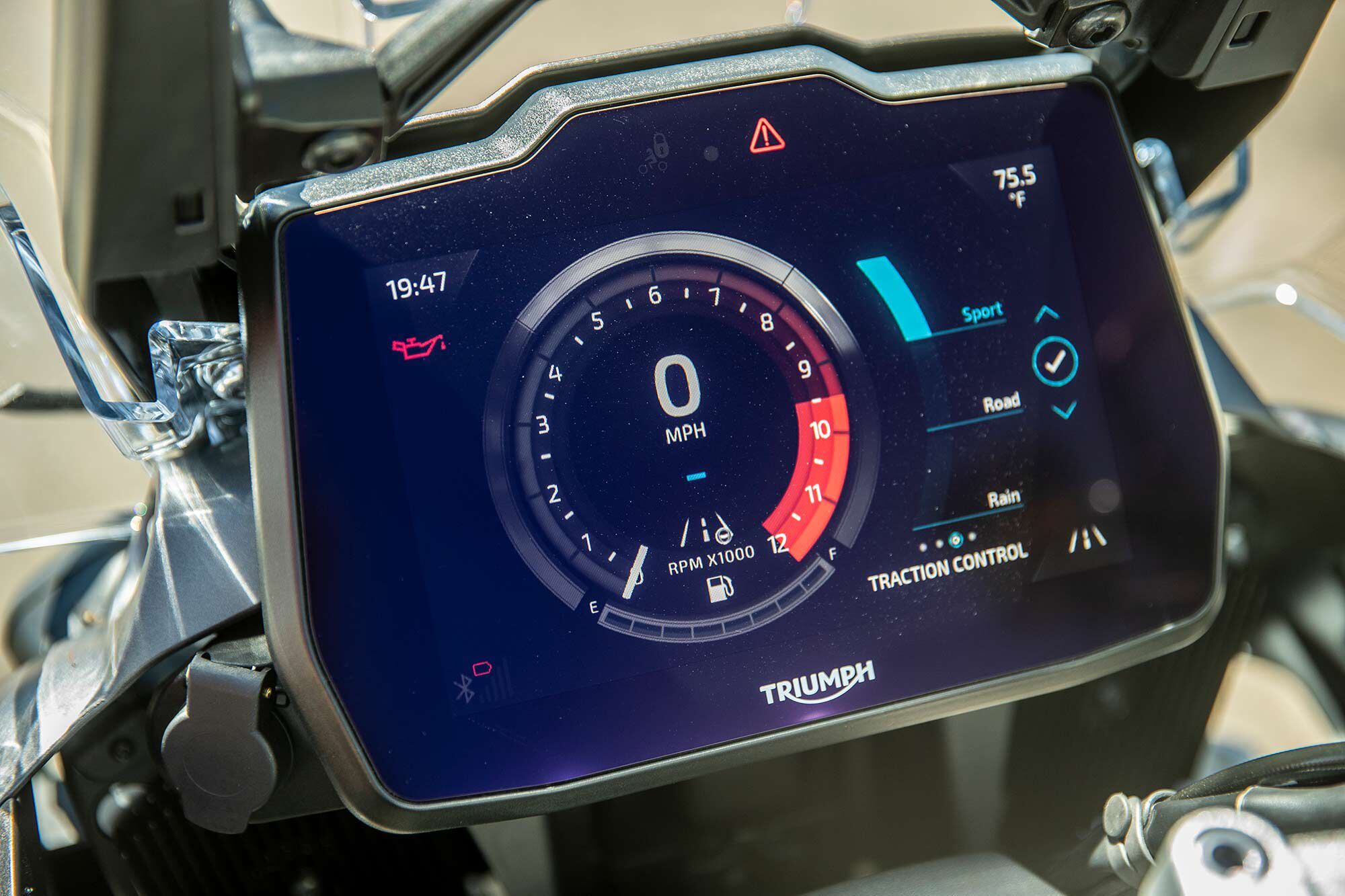 If you like visual simplicity, the Tiger’s dash is for you. For us, however, we wish more info was pinned to the main screen, and we really had to come to terms with its menu navigation and selection.