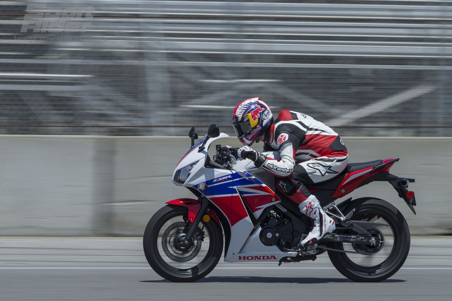 Video: 2015 Honda CBR300R and CB300F Tech Talk | Cycle World