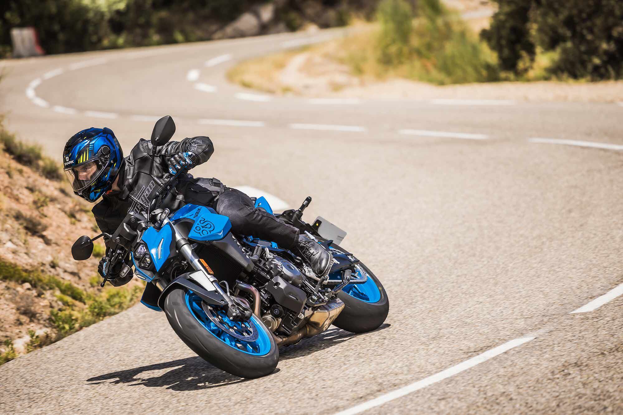 More 2023 Suzuki GSX-8S in action.