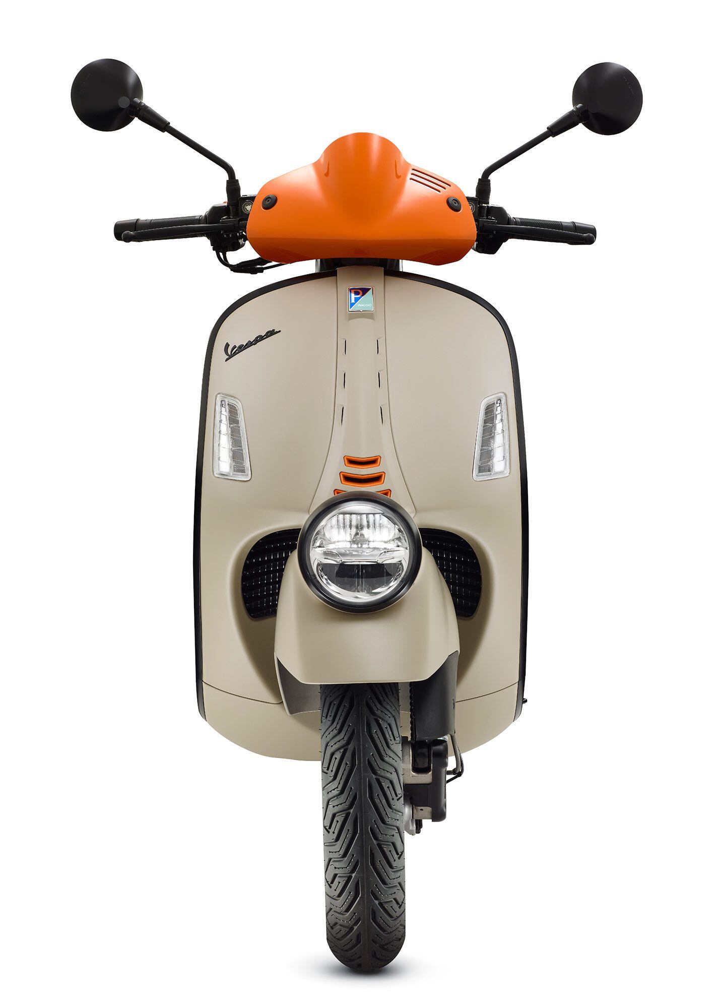 Note the way the GTV integrates the turn signals into the classic Vespa leg guards.