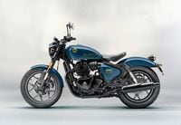 Custom cues include blacked-out engine components, chopped fenders, and a smaller tank. This is the Plasma Blue color option.