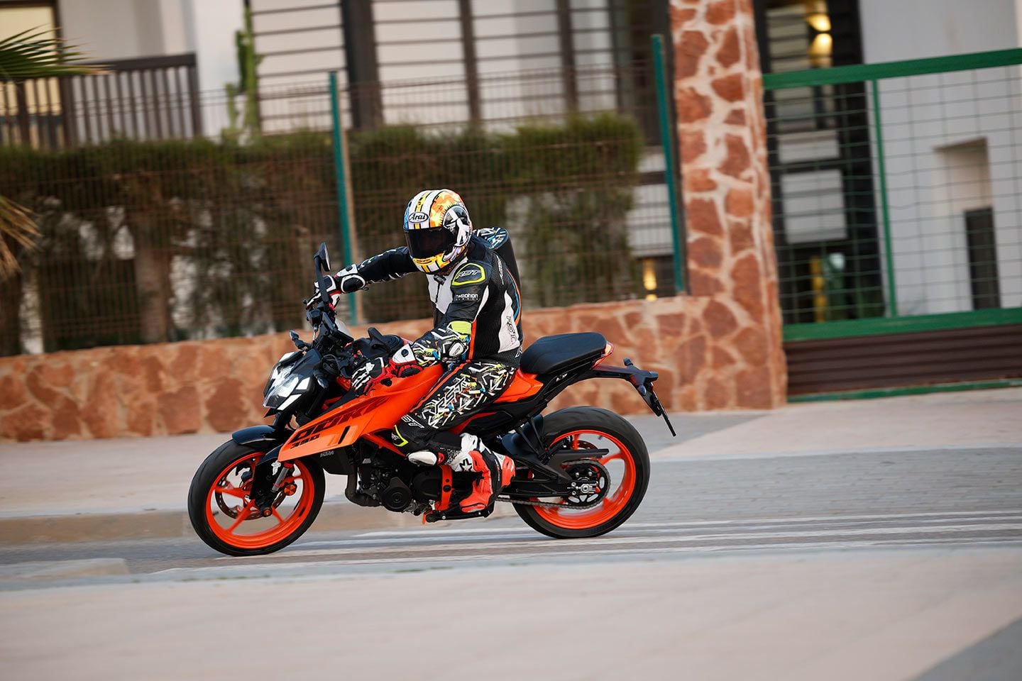 Around town and commuting, the 390 Duke is capable and fuel efficient. (Full leathers not required in town…)