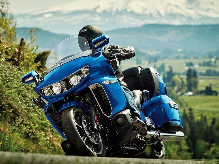 Our Top Lightweight Touring Helmets Cycle World Our Top Lightweight Touring Helmets