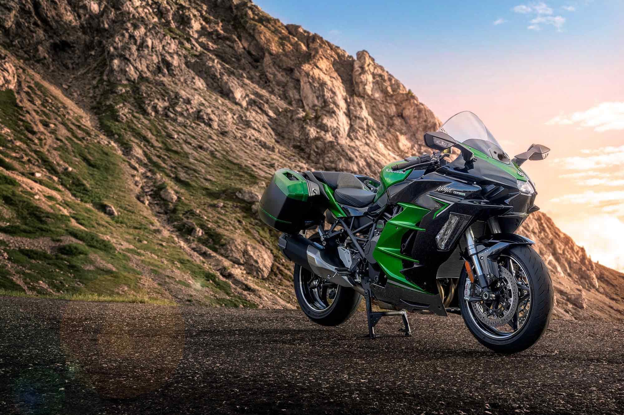 2023 Ninja H2 SX SE in the wild.
