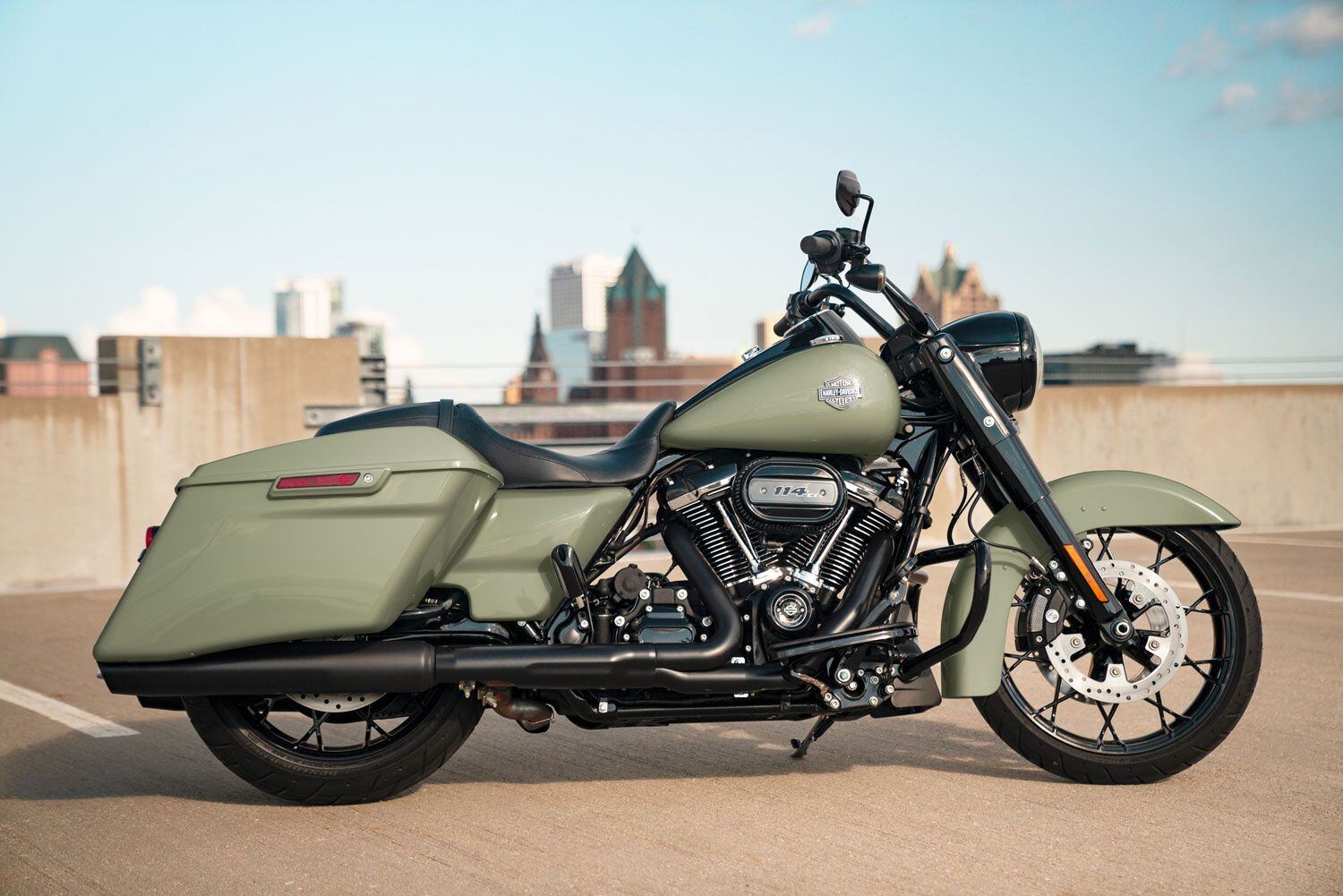 The Road King Special adds a new Daymaker LED headlamp and low-profile engine guard, and can be had in this Deadwood Green color for 2021.