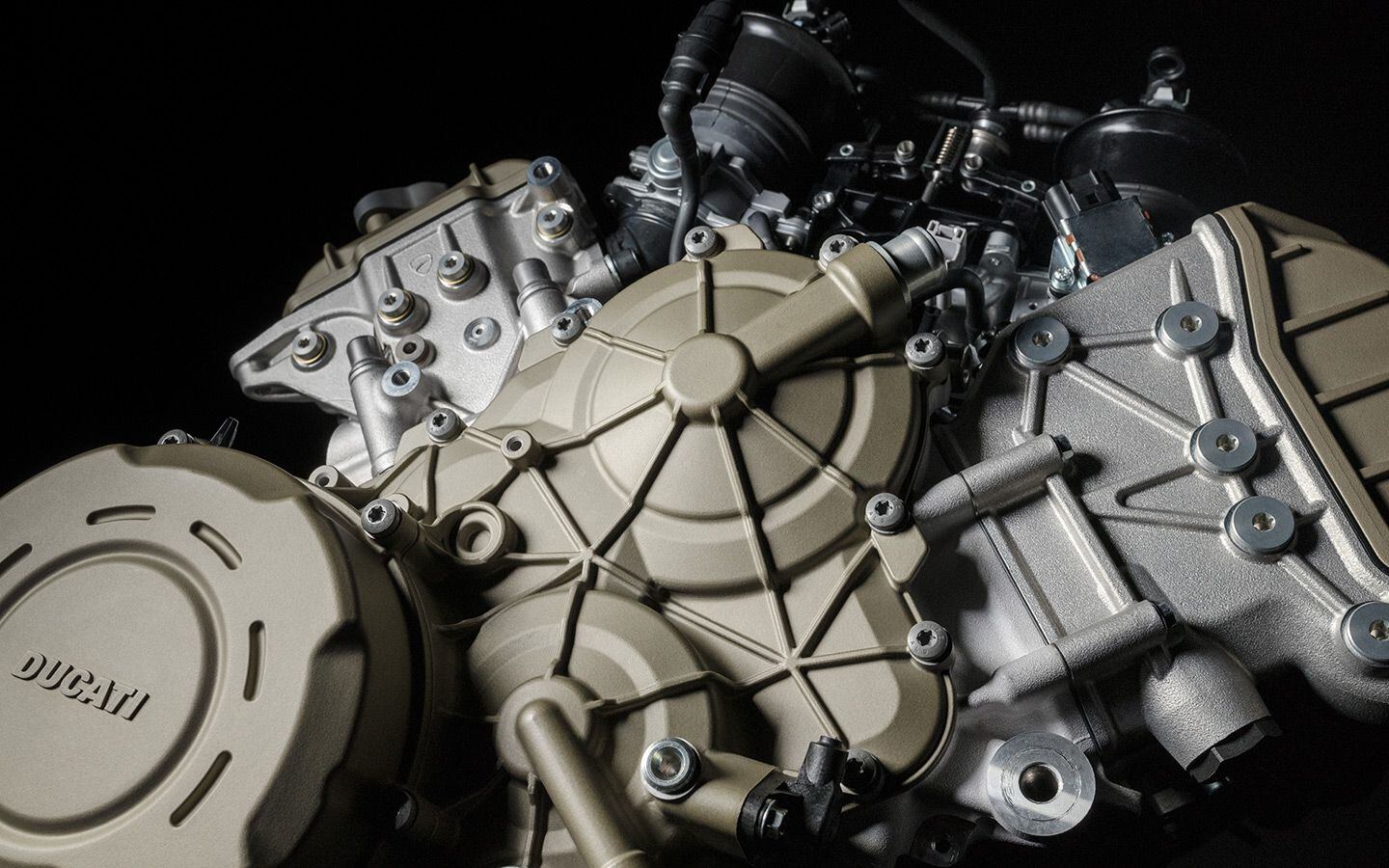 ducati desmosedici stradale v4 engine details