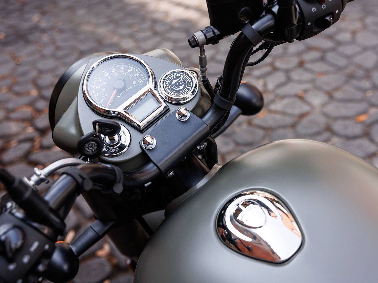 Simple but effective, the Classic 350 pairs an analog tachometer to a smaller LCD display.