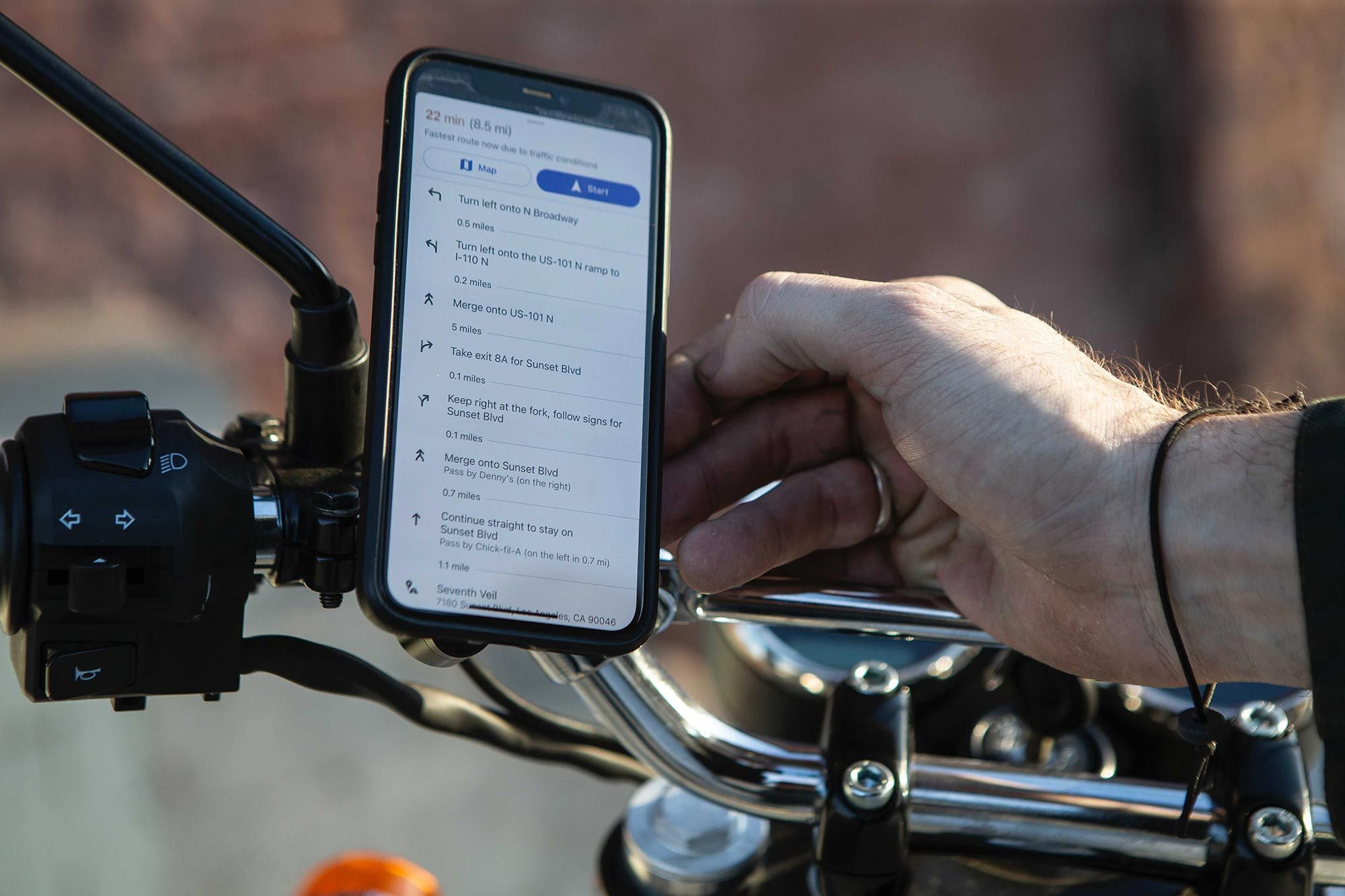 CNC Mobile Cell Phone Holder Handlebar Mount For Aprilia 7/8" 1 1/8" Adjustable CNC Mobile Cell Phone Holder Handlebar Mount For Aprilia 7/8" 1 1/8" Adjustable