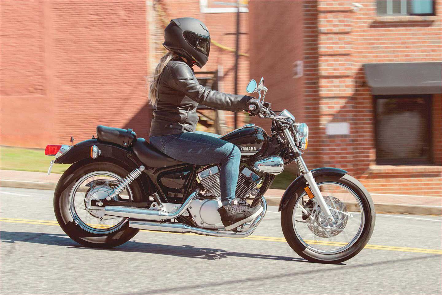 An air-cooled, carbureted V-twin in this day and age? Yamaha’s long-running V Star 250 should appeal to new riders and old-timers alike.