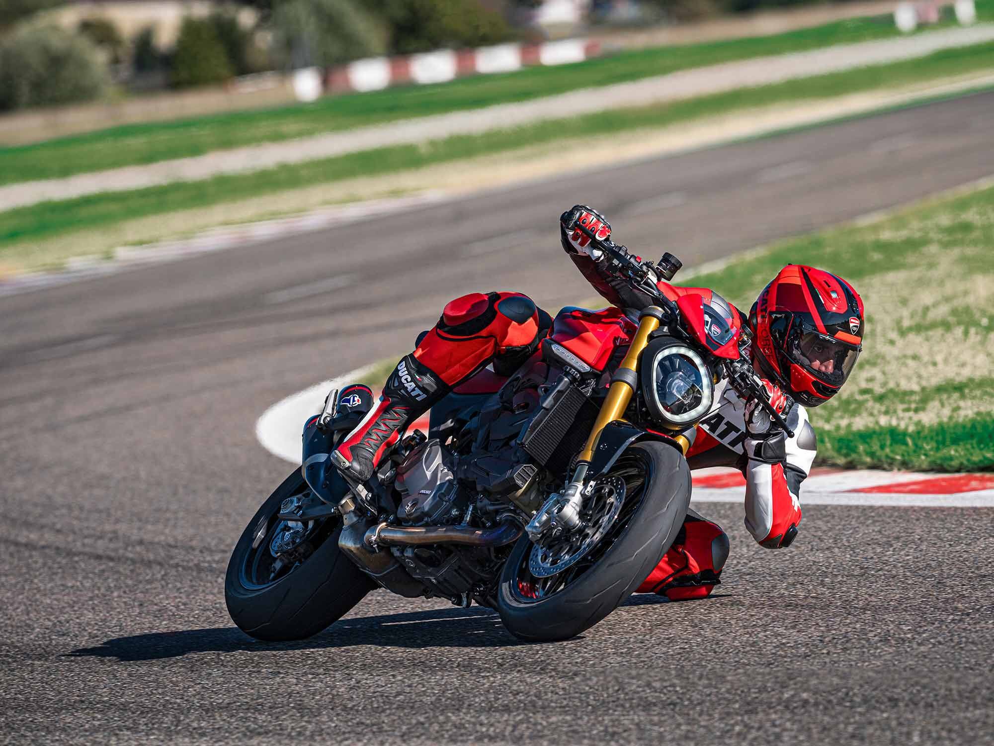 Monsters have always combined sportbike-inspired handling with naked-bike looks. The new Monster SP is no exception.