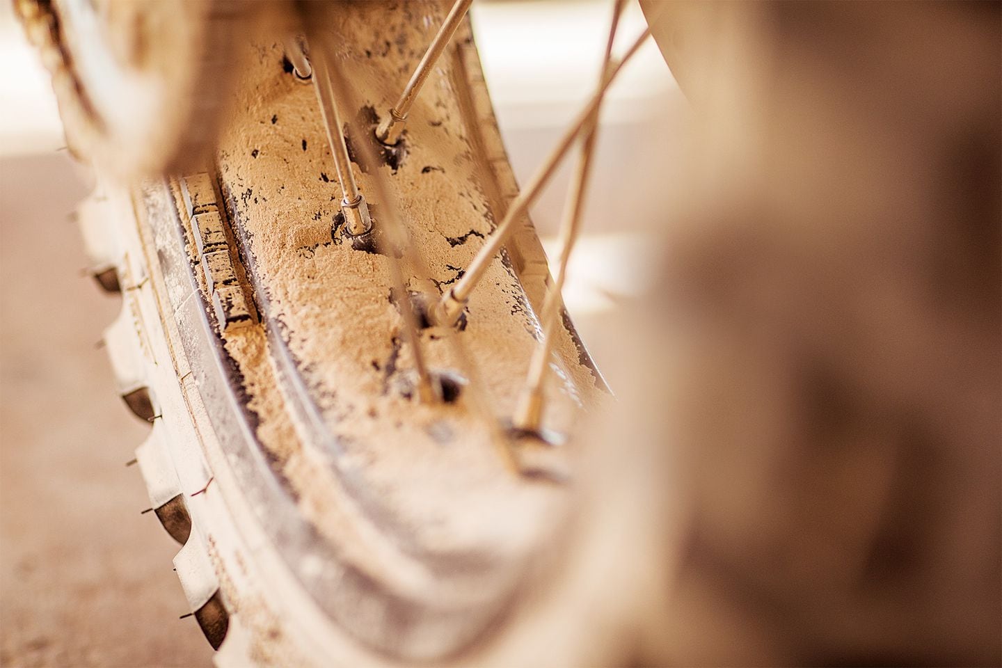 Why Do Some Motorcycles Have WireSpoke Wheels While Others Have Cast