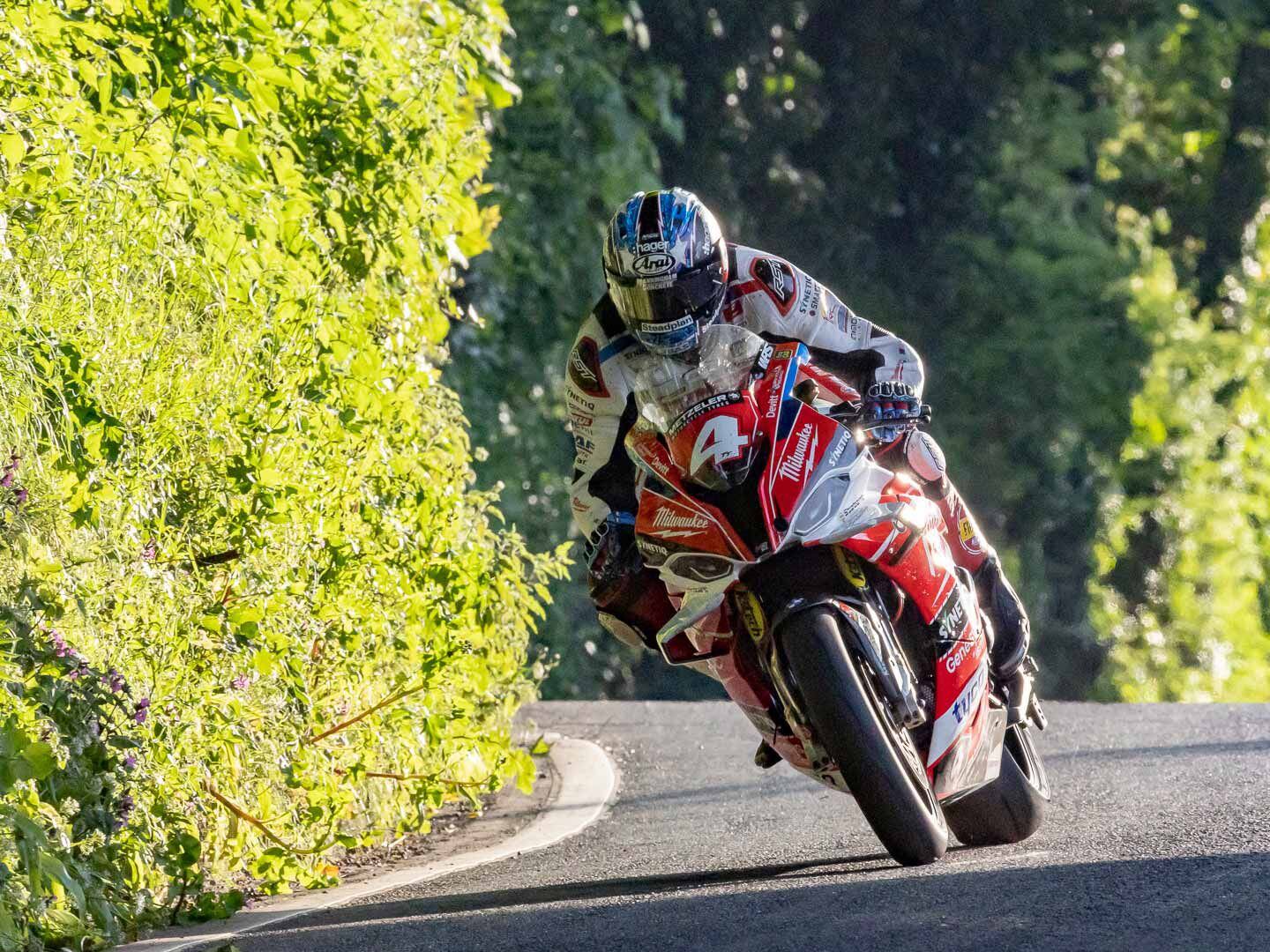 Ian Hutchinson is back supporting No. 4 on the Milwaukee Tools BMW M 1000 RR.