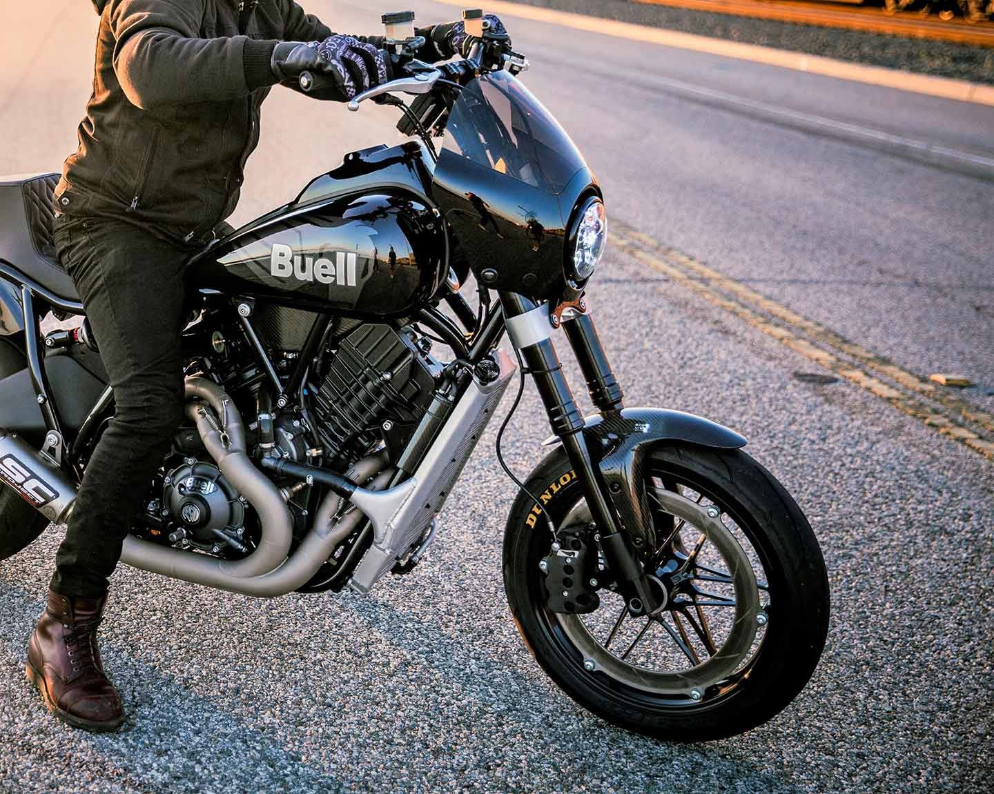 Premium components include the signature perimeter braking system mounted on a 17-inch alloy wheel and adjustable GP front suspension.