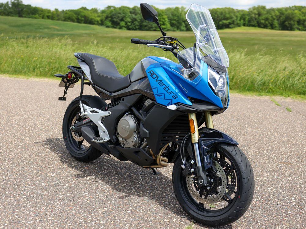 A good styling overview of this 469-pound adventure bike.
