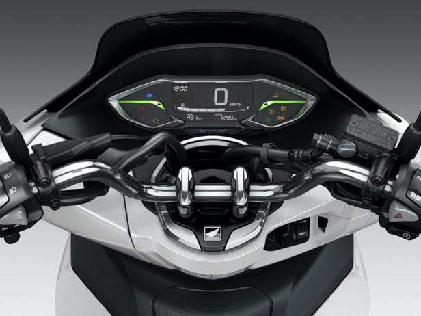 21 Honda Pcx First Look Cycle World 21 Honda Pcx First Look Cycle World