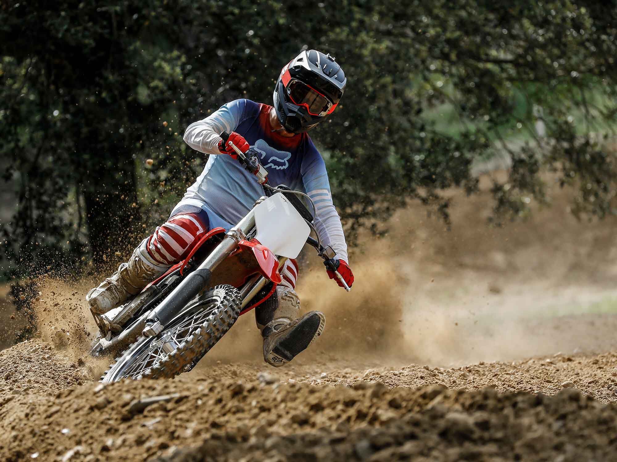 A vet rider should be able to get a full day at the track from the 6kWh battery. Pros: One 40-minute moto is about it.