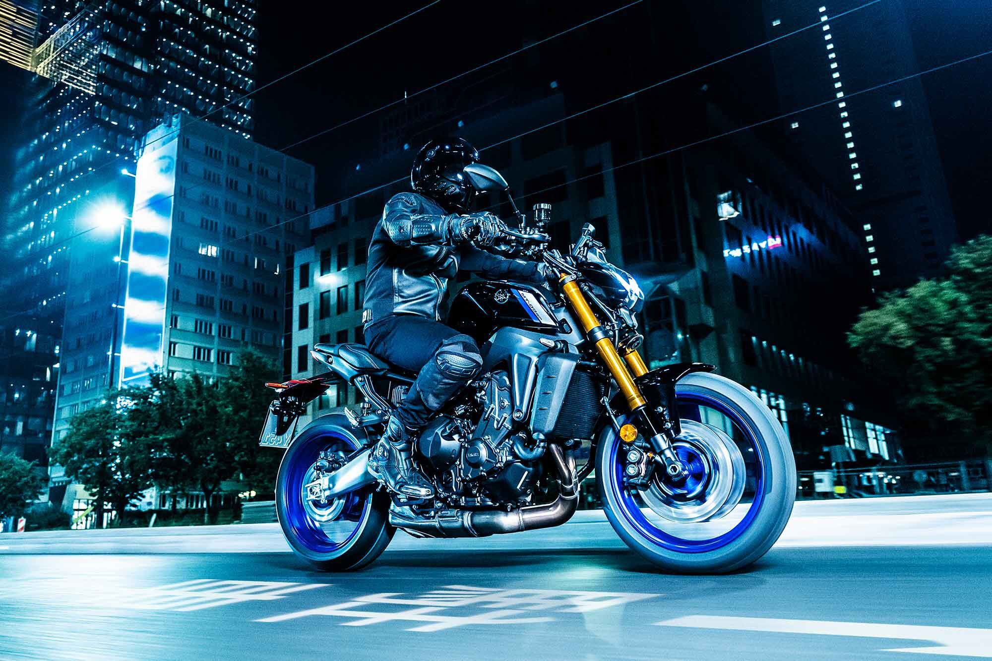2021 Yamaha MT-09 SP (Raven / Liquid Metal)