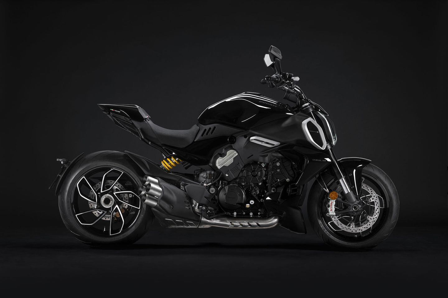 Ducati diavel deals 2021 price