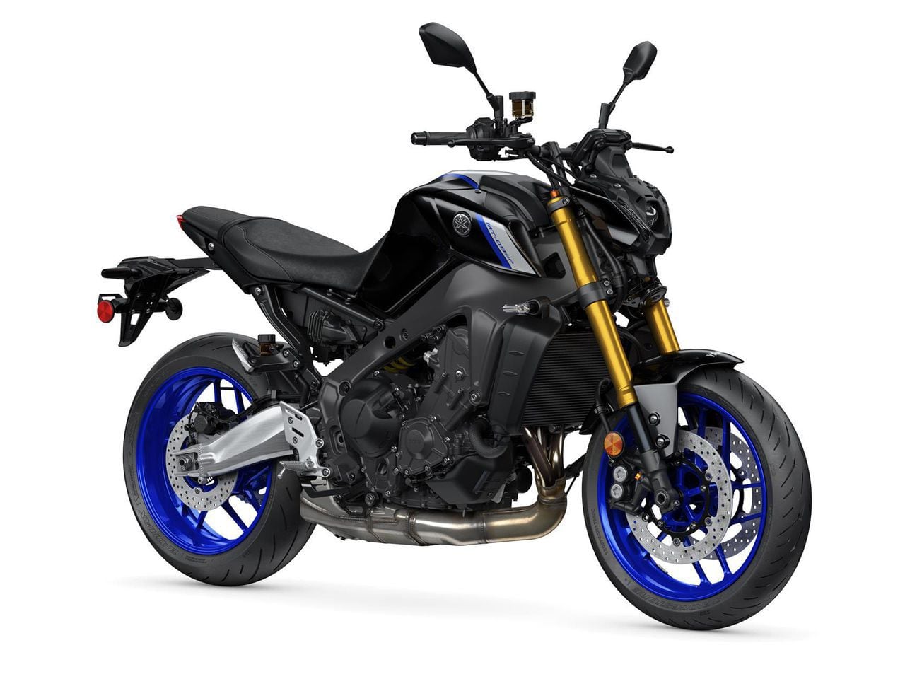 Given the gap in its range and the reveal of new documents, it’s likely Yamaha will be rolling out a new R9 model very soon (MT-09 SP shown).