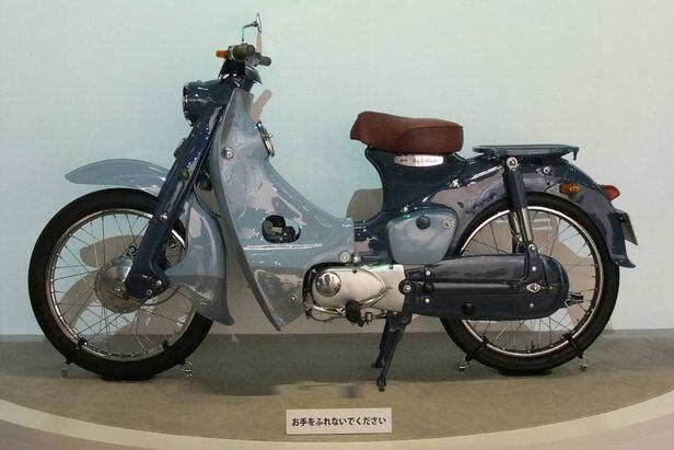 ホンダ HONDA SUPER CUB 50cc Honda Super Cub 50cc Motorcycle History, CLASSICS REMEMBERED
