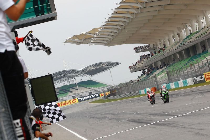 Perfect Racecraft Gives Kawasaki Racing Team’s Rea the Win in Sepang Opener Cycle World