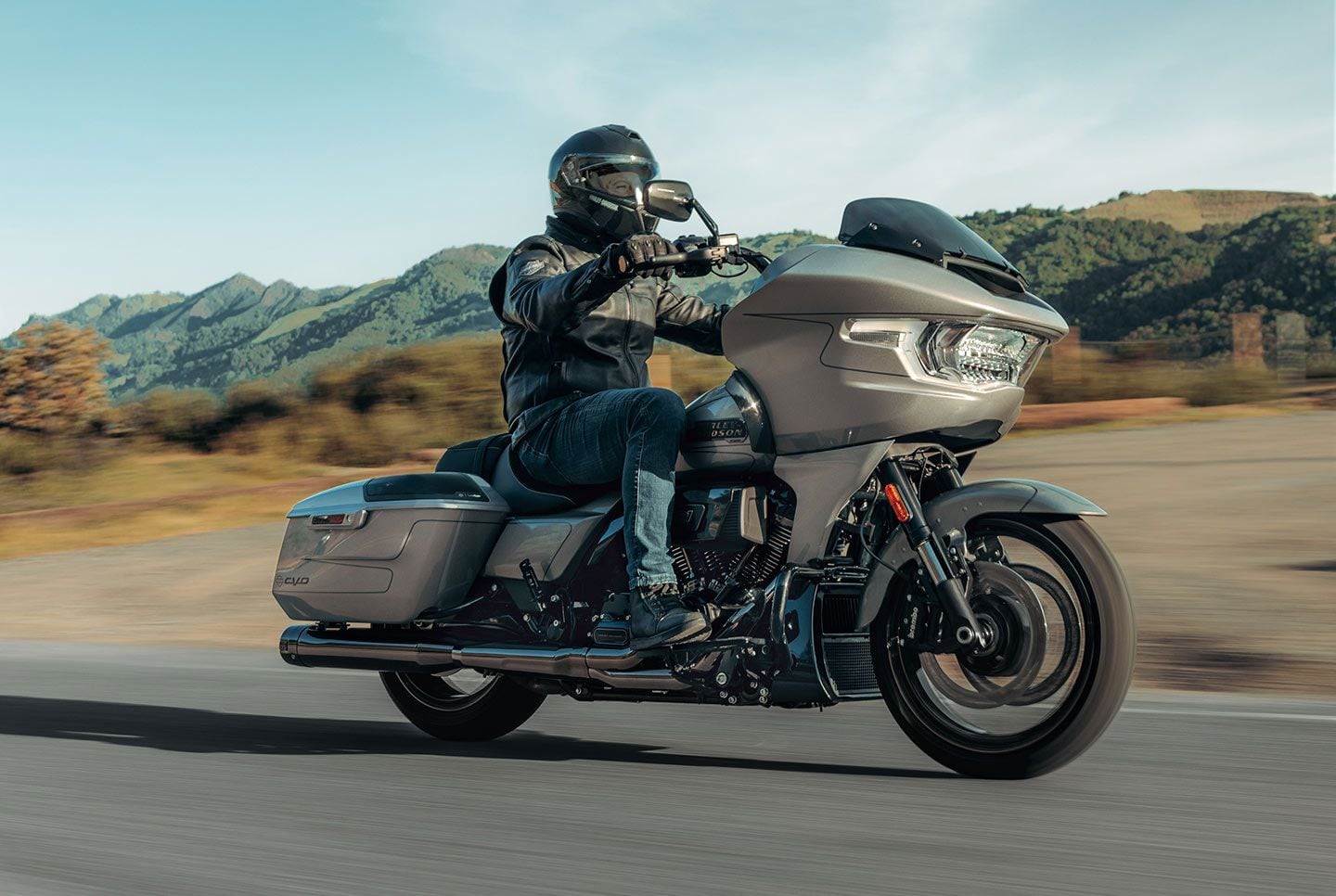 Classic sharknose fairing gets a bold new update on the 2023 CVO Road Glide, with a more aggressive snarl and new LED headlight arrangement with integrated turn signals.