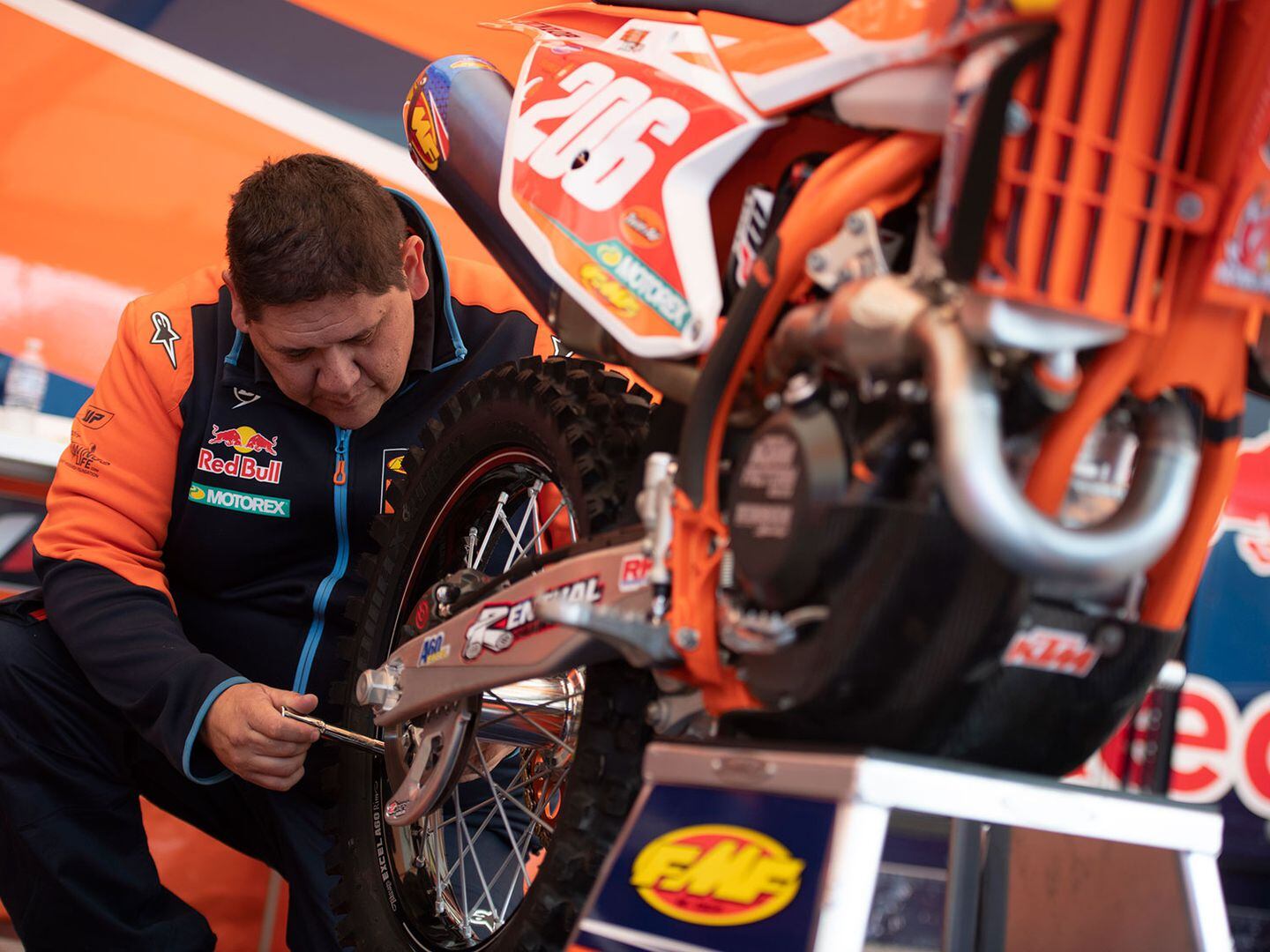 A Week In The Life Of A Factory OffRoad Dirt Bike Mechanic Cycle World