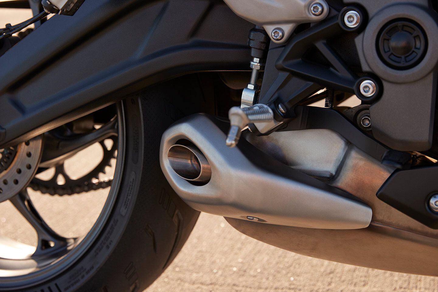 The 3-into-1 exhaust is revised from the Trident.