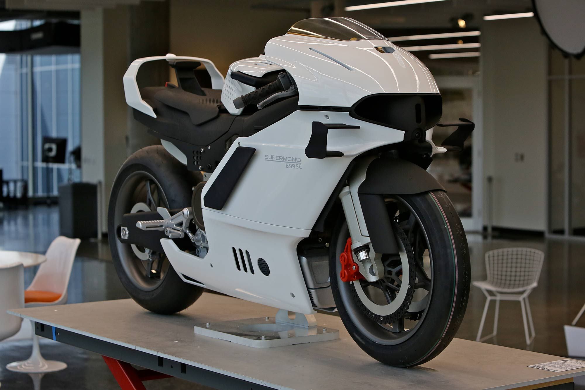 Note winglets and overall slippery aero shape, especially rounded low-drag nose and the sculpted rear to help the bike close the hole it makes through the air.