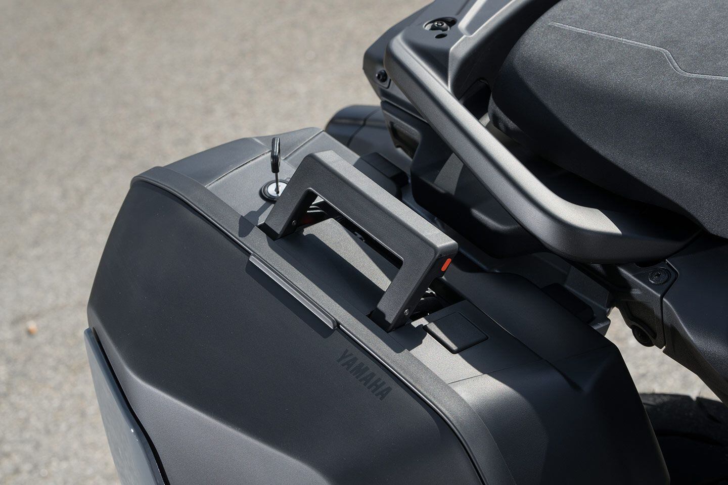 Lockable side cases use the same key as the ignition.
