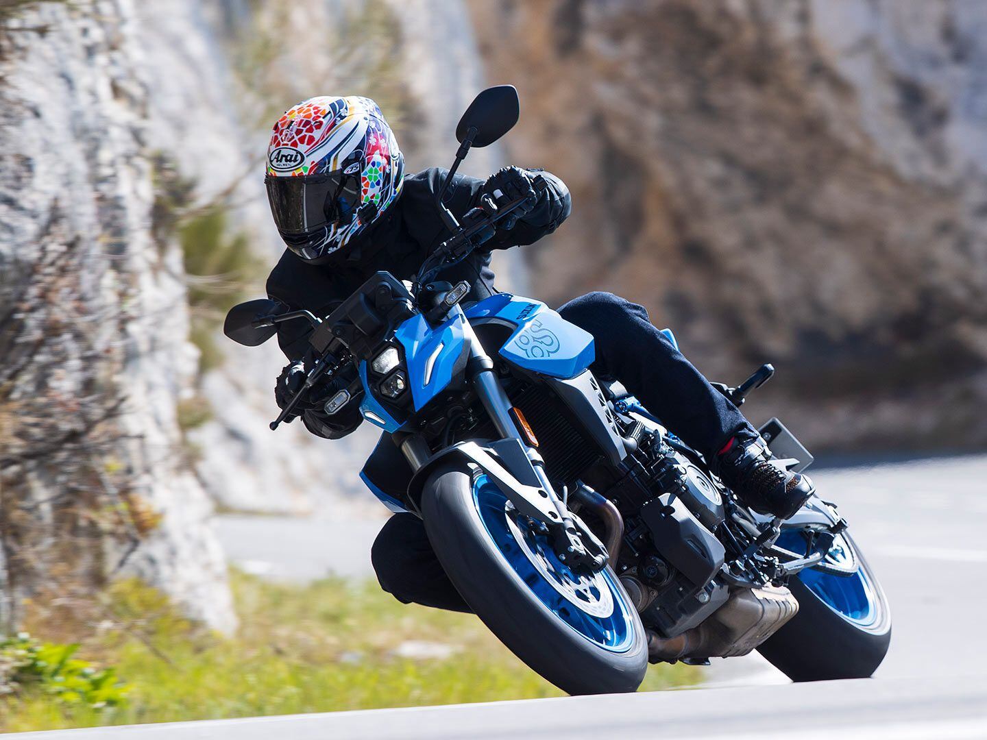 Suzuki’s parallel-twin-powered GSX-8S is an affordable, fun naked that is equally at home in the city or in the twisties.