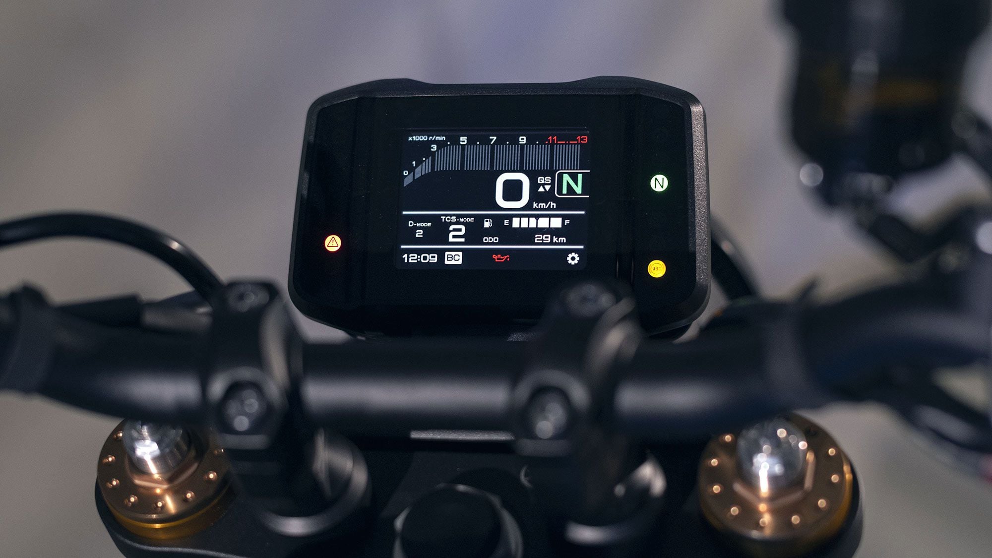 The 3.5-inch TFT color display provides info on chosen ride modes, traction control levels, and the usual basics.