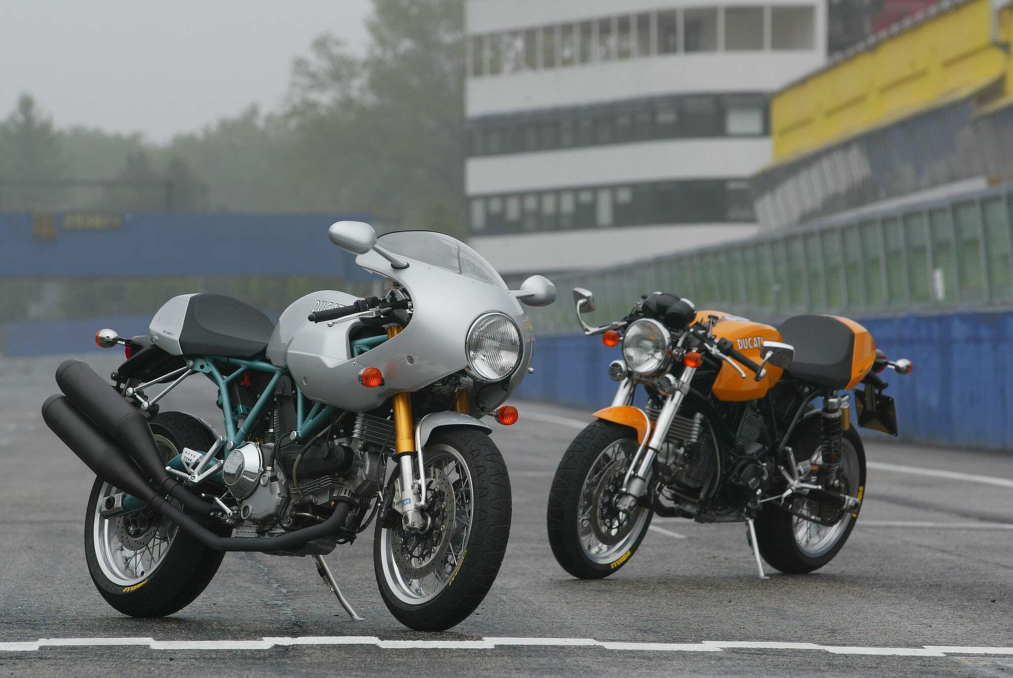 In 2006 Ducati honored Smart with a special-edition Paul Smart 1000 Replica LE, a limited-production machine based on the Ducati 1000 Sport S.