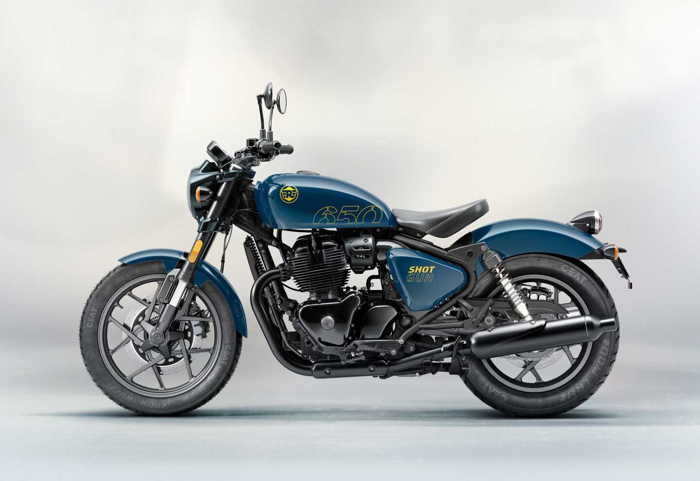 Custom cues include blacked-out engine components, chopped fenders, and a smaller tank. This is the Plasma Blue color option.