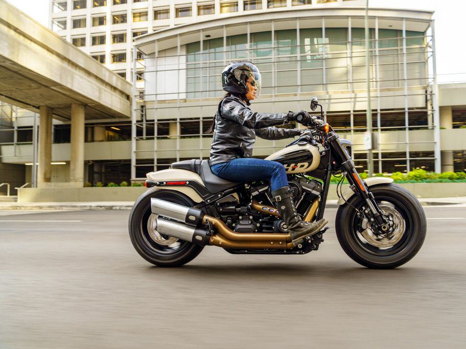 New Fat Bob models see an updated graphic on the gas tank for 2022.