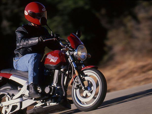 Riding Impression of the 2000 Buell Blast Cycle World