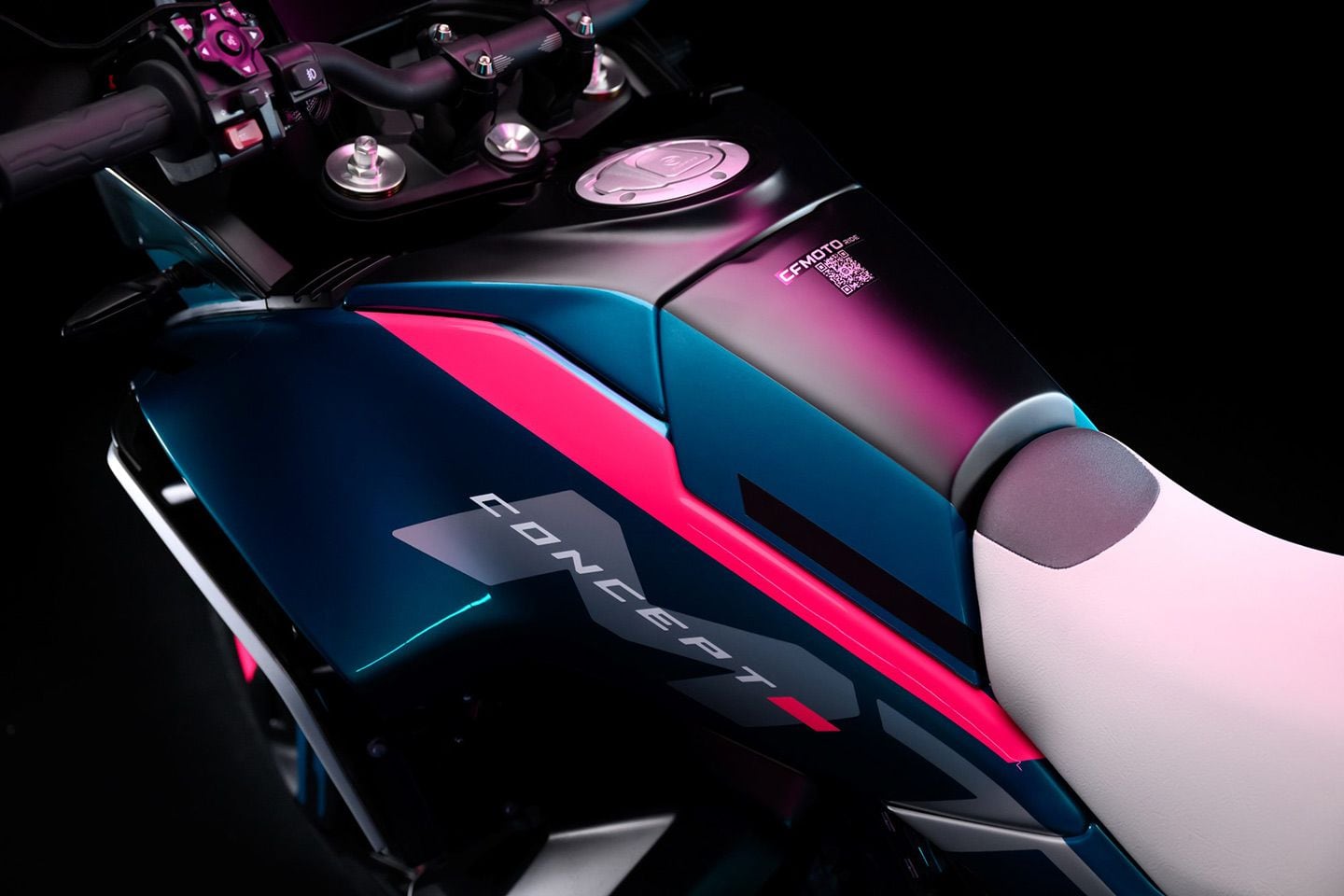 The cockpit looks very similar to KTM’s 790 Adventure.