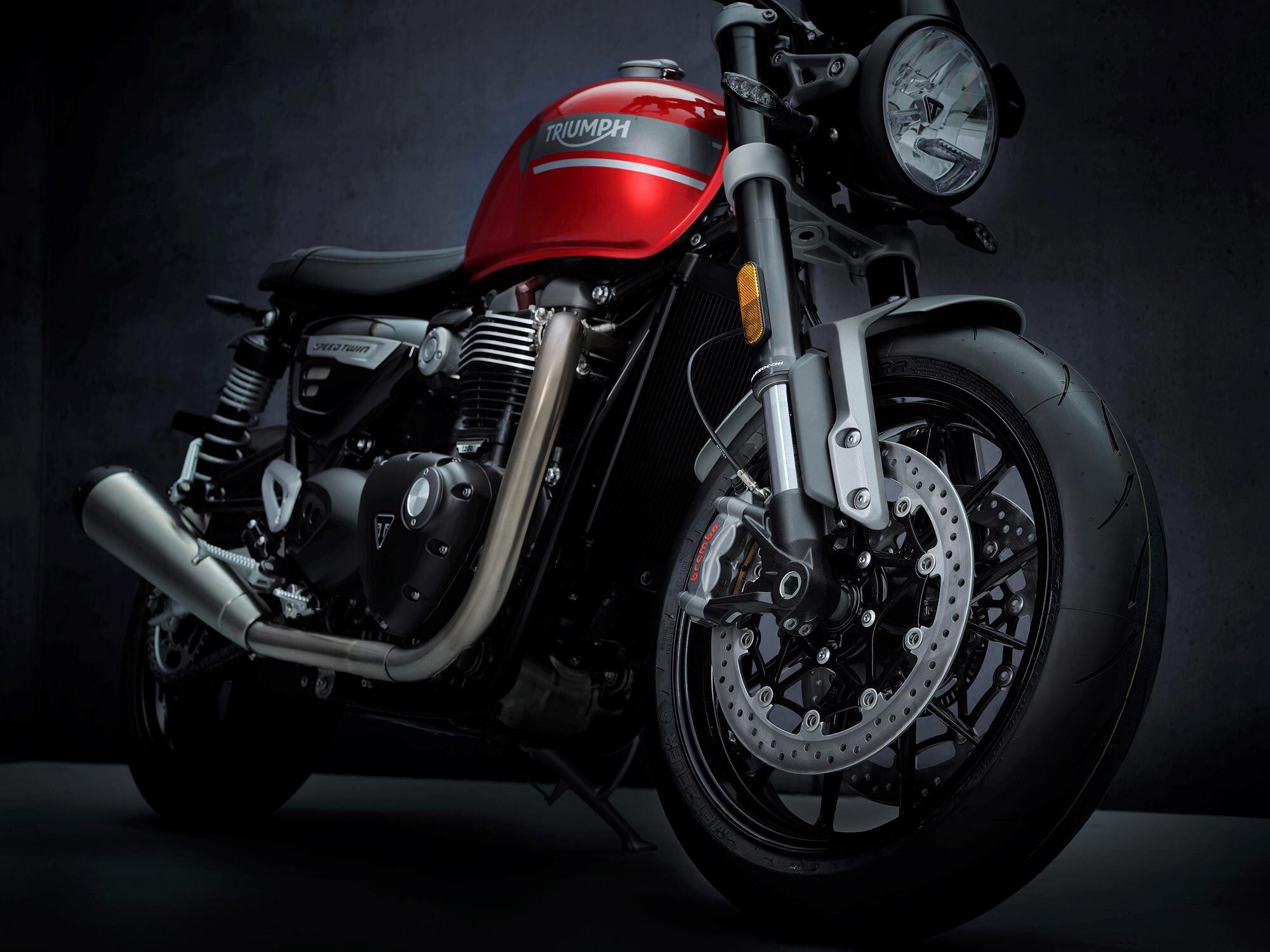 Changes trickle down from the new fork to new brakes (up front), new aluminum wheels, and new Metzeler tires as well.