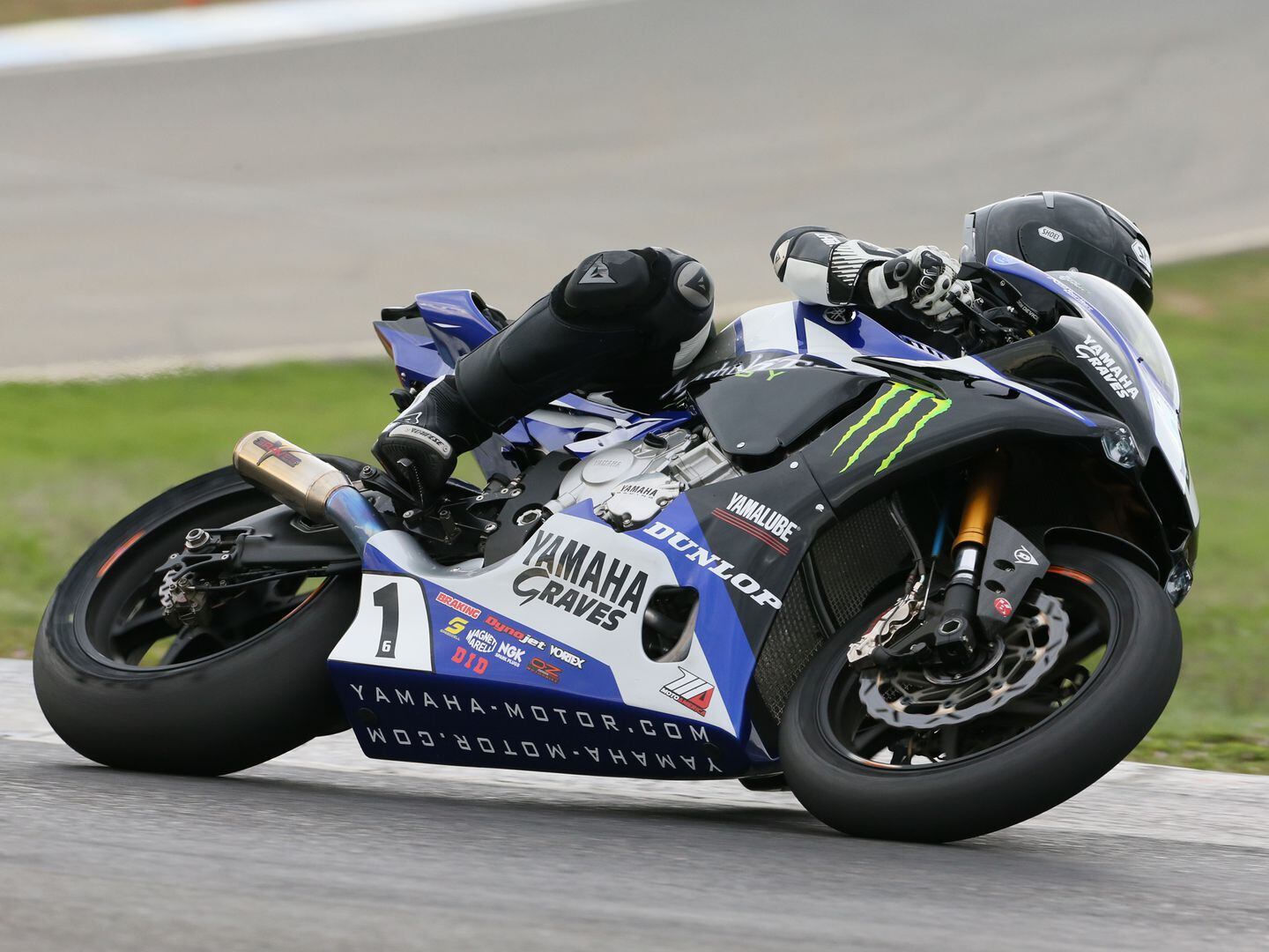 Factory Ride Cameron Beaubier s Monster Energy Graves Yamaha R1 Cycle World